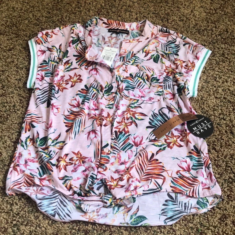 Flange drop shoulder top w/ varsity trim